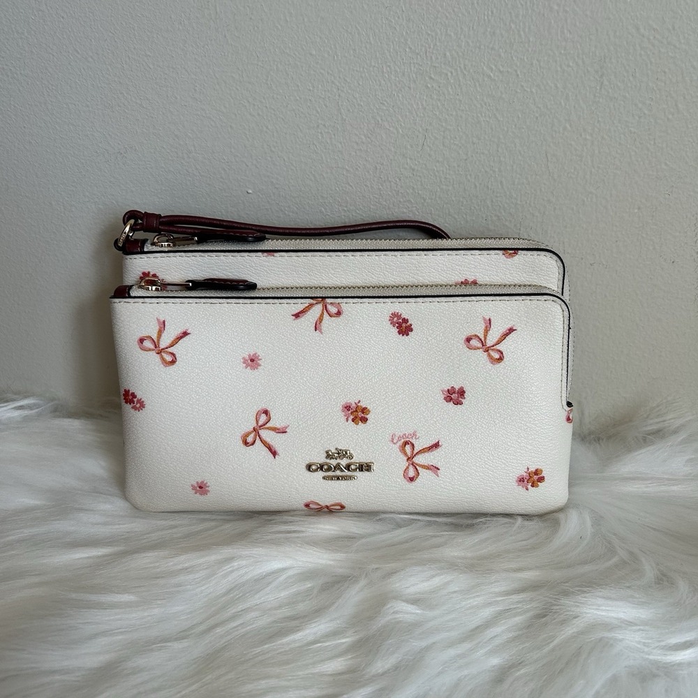 Coach Double Zip Wallet Chalk White Pebbled Leather Wristlet‎ Excellent